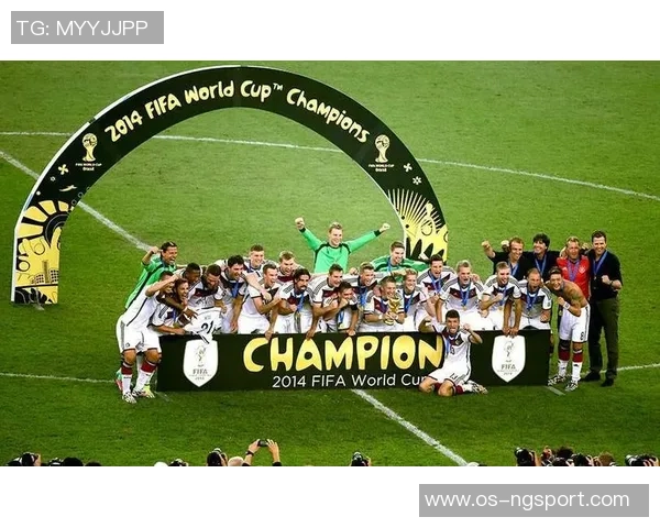 加维引领新潮流探讨未来足球的技术与战术革新之路